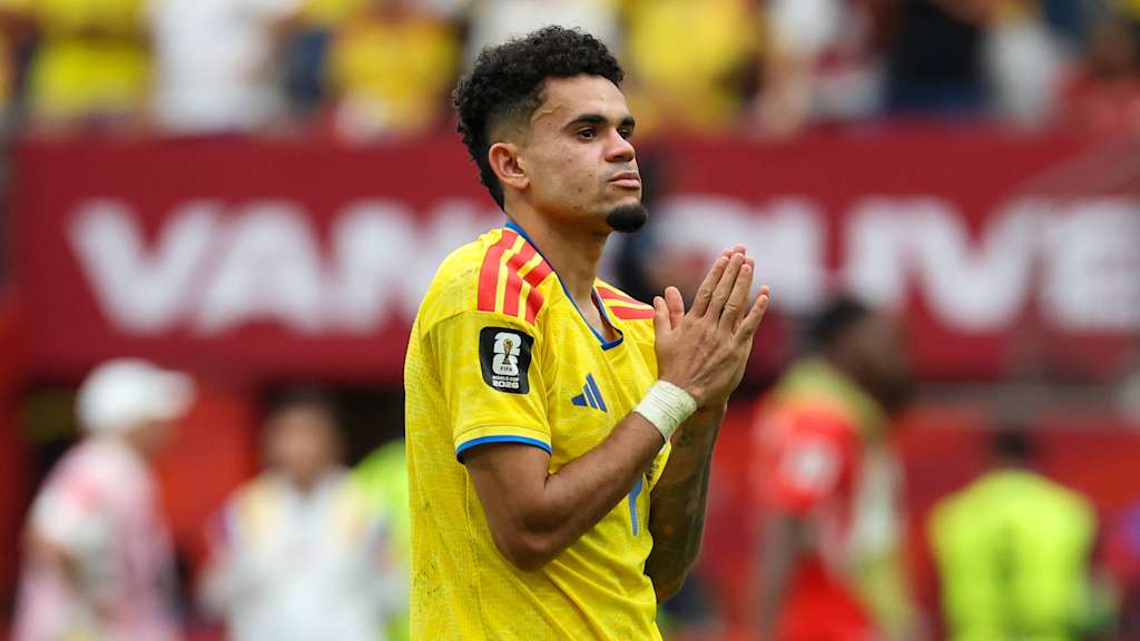 Luis Diaz schaut nach dem Spiel gegen die Schweiz traurig