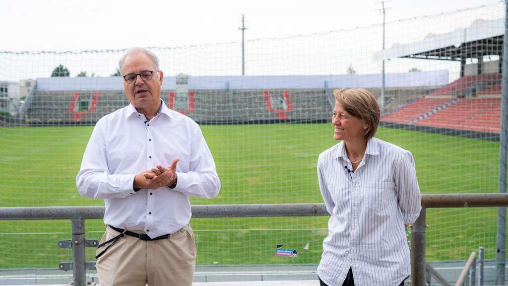 Jürgen Muth und Bianca Rech im Sportpark Unterhaching.