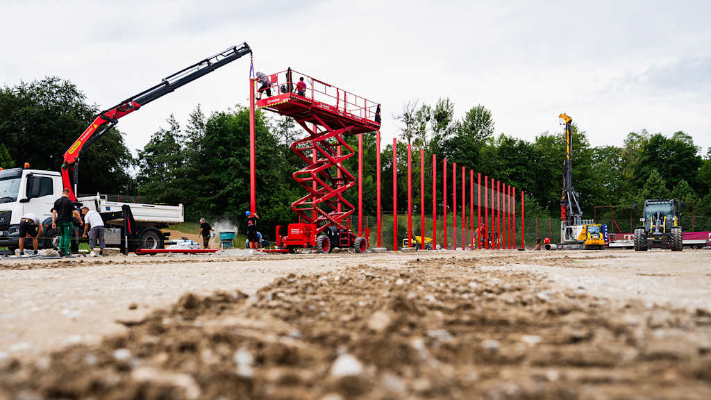 Baustelle an der Säbener Straße, wo ein neuer Trainingsplatz für die Profis des FC Bayern entsteht