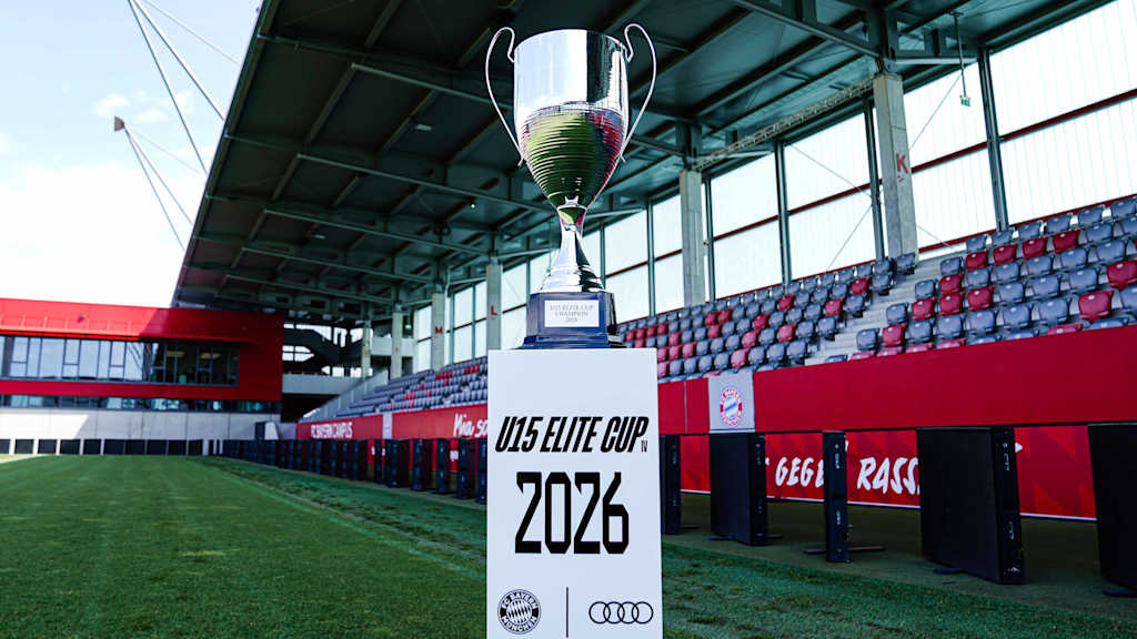 Der Pokal vom U15 Elite Cup.