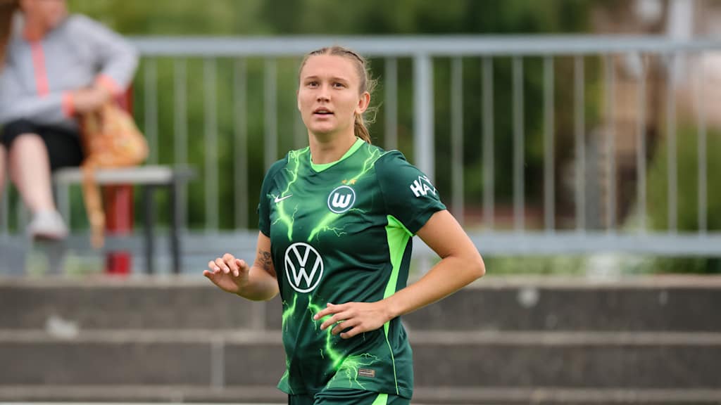 Cecilie Fløe Nielsen im Trikot des VfL Wolfsburg.