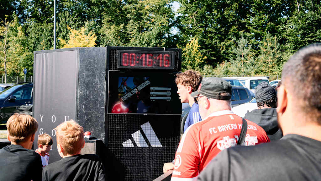 Der adidas Stand beim U15 Elite Cup.