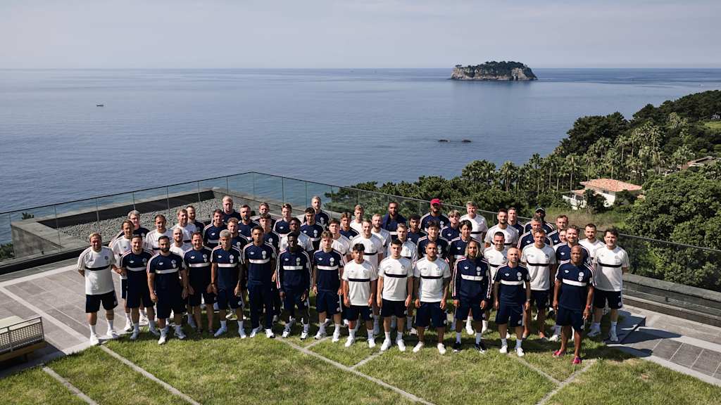 Mannschaftsfoto auf dem Teamhotel