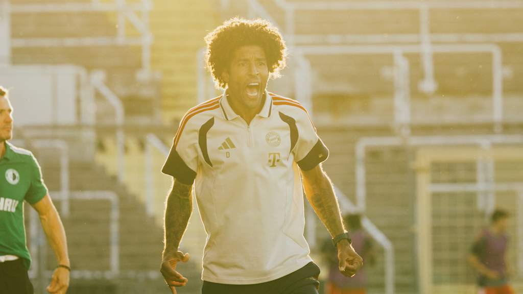 Dante schreit am Spielfeldrand.