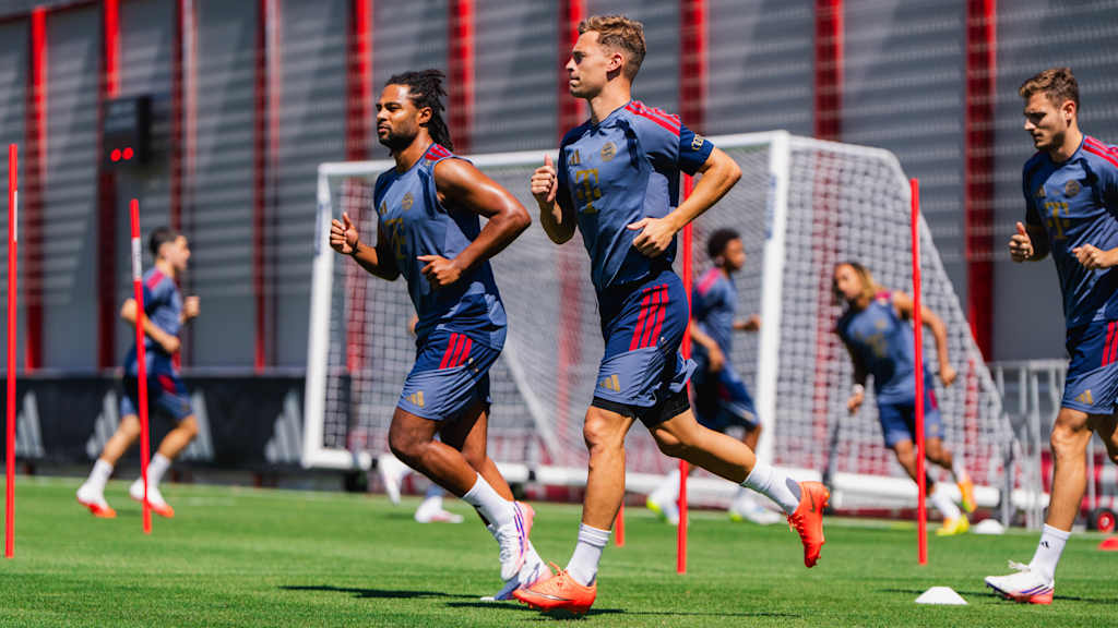 Serge Gnabry und Joshua Kimmich im Bayern-Training