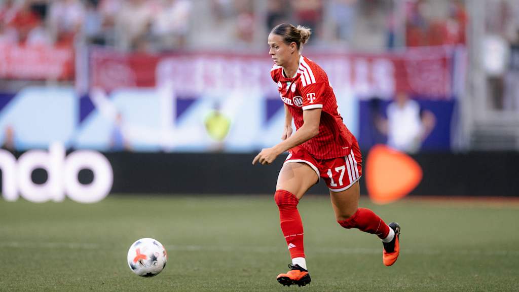 Klara Bühl während des Duells gegen den VfL Wolfsburg.