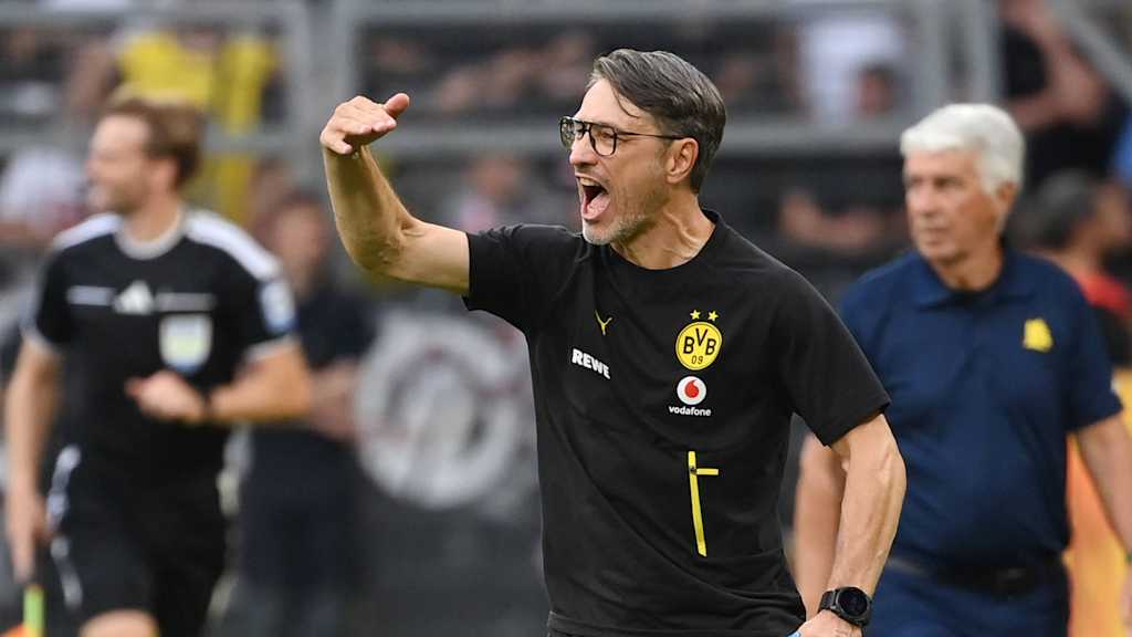 Niko Kovac coacht an der Seitenlinie während eines Spiels von Borussia Dortmund.