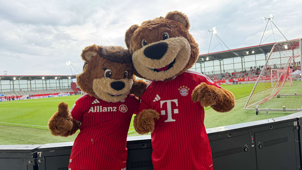 Bild von Berni und Mia am FC Bayern Campus