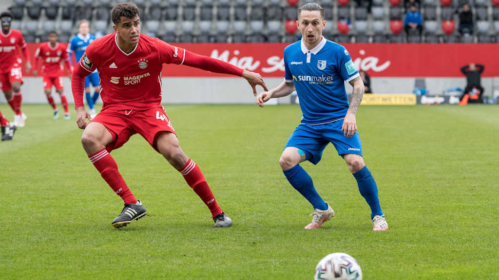 Jamie Lawrence im Duell mit einem Magdeburger Spieler.