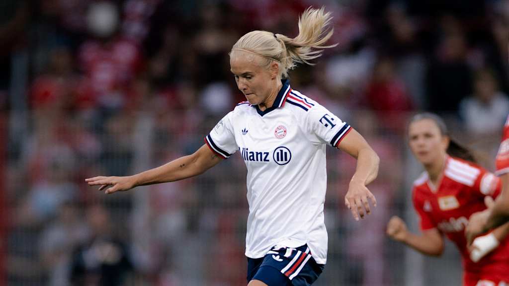 Pernille Harder im Zuge des Duells bei Union Berlin.