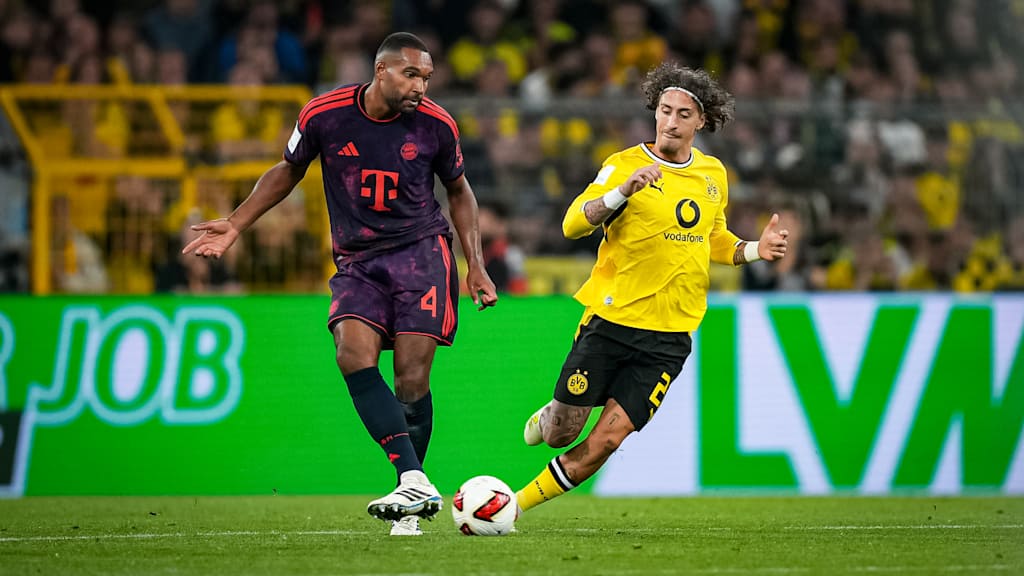 Jonathan Tah passt den Ball während des Franz Beckenbauer Supercups 2026 zwischen Borussia Dortmund und dem FC Bayern