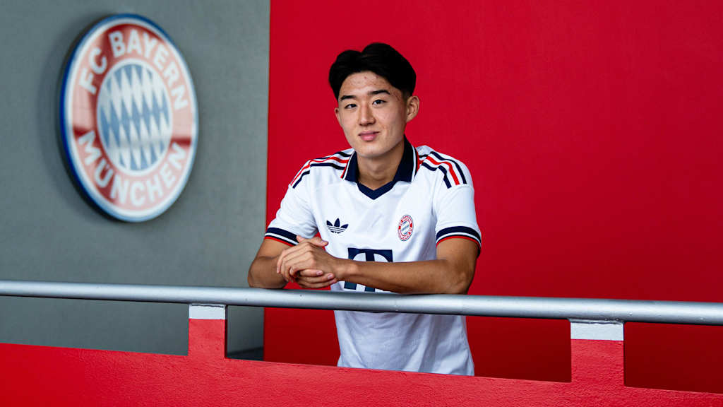 Doyeon Kim schaut in die Kamera.