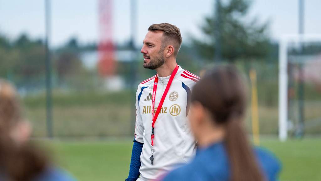 Jérôme Reisacher während einer Trainingseinheit der FC Bayern Frauen II.