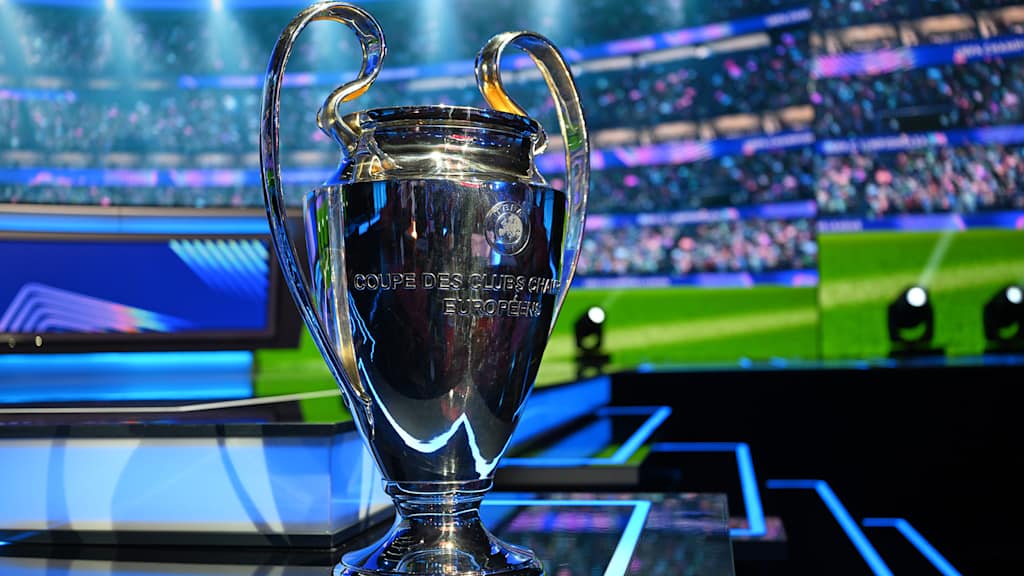 Champions League-Pokal bei der Auslosung der Ligaphasen-Partien 2026/27
