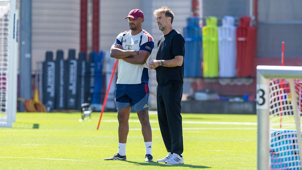 Vincent Kompany und Jürgen Klopp beim Training des FC Bayern