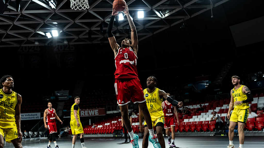Miles Norris Dunk