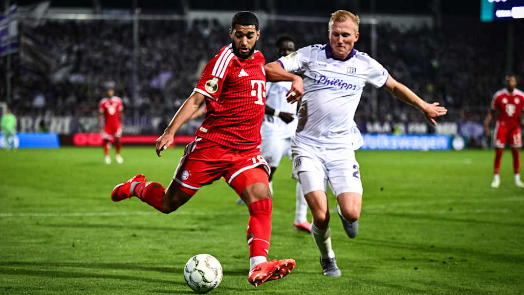 Ismael Saibari beim Torschuss im Erstrundenspiel des FC Bayern im DFB-Pokal beim VfL Osnabrück