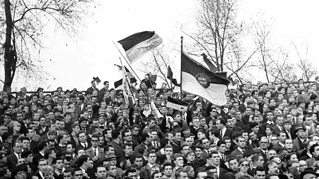 Als der Fußball noch schwarzweiß war. Bundesliga-Premiere für #S04FCB 1965.
