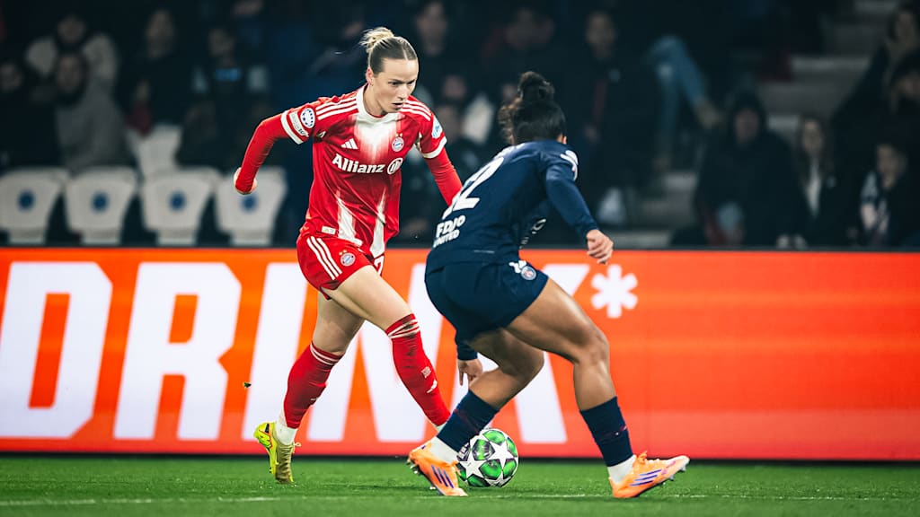 Franziska Kett während des Gastspiels der FC Bayern Frauen in der UEFA Women’s Champions League bei Paris Saint-Germain