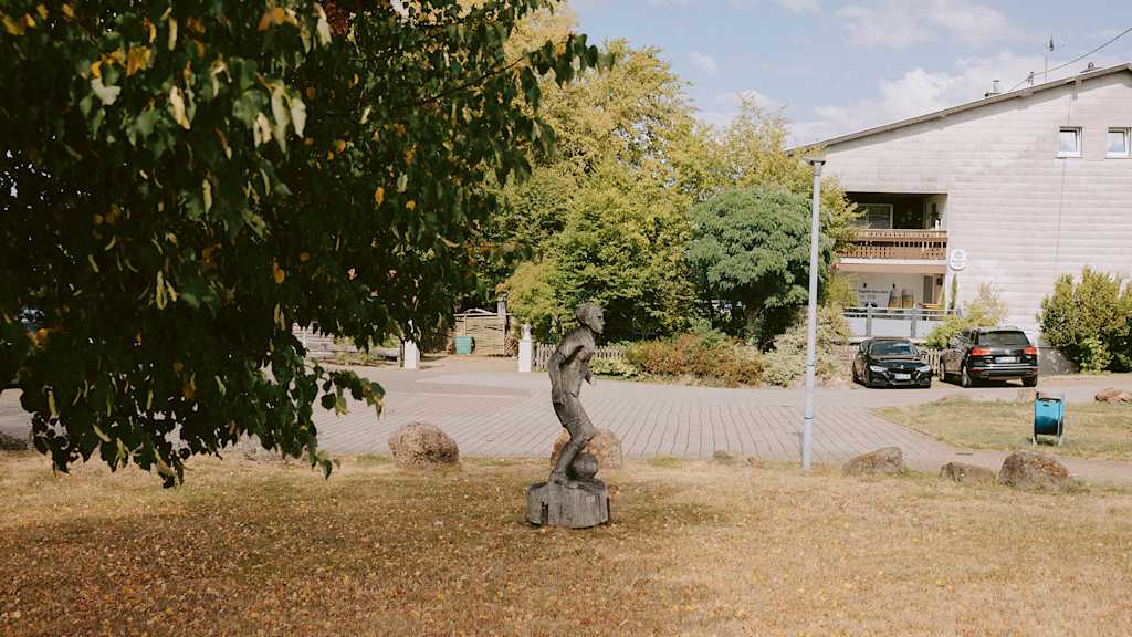 Wooden sculpture near the Elversberg stadium