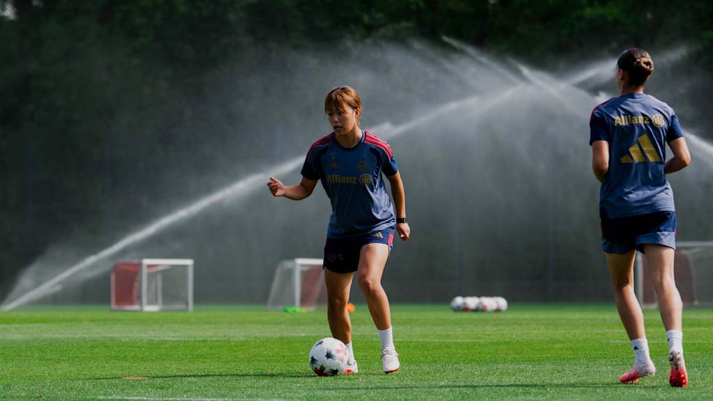Momoko Tanikawa während einer Trainingseinheit der FC Bayern Frauen.