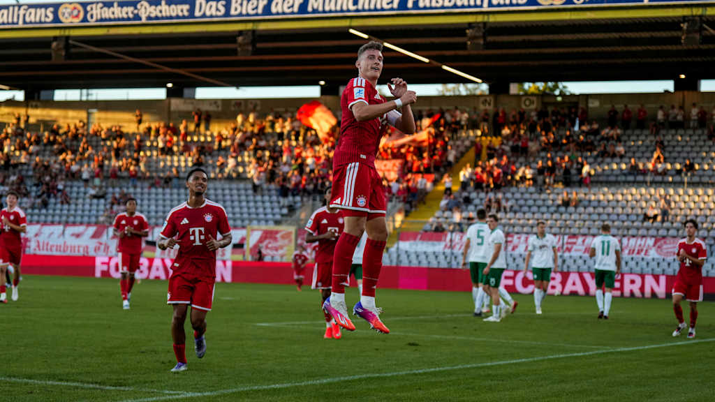 David Heindl jubelt über seinen Treffer zur 2:0-Führung.