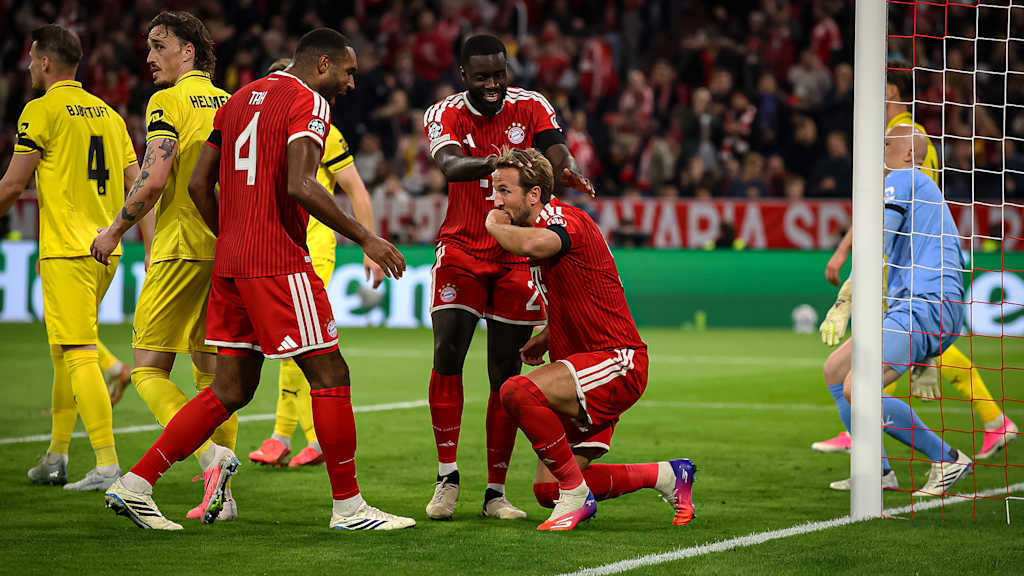 Harry Kane küsst seine Faust beim Jubel während des Heimspiels des FC Bayern in der Champions League gegen FK Bodø/Glimt
