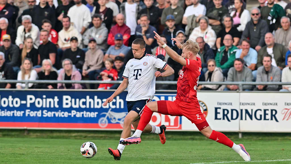 Yll Gashi holt aus zum Schluss.
