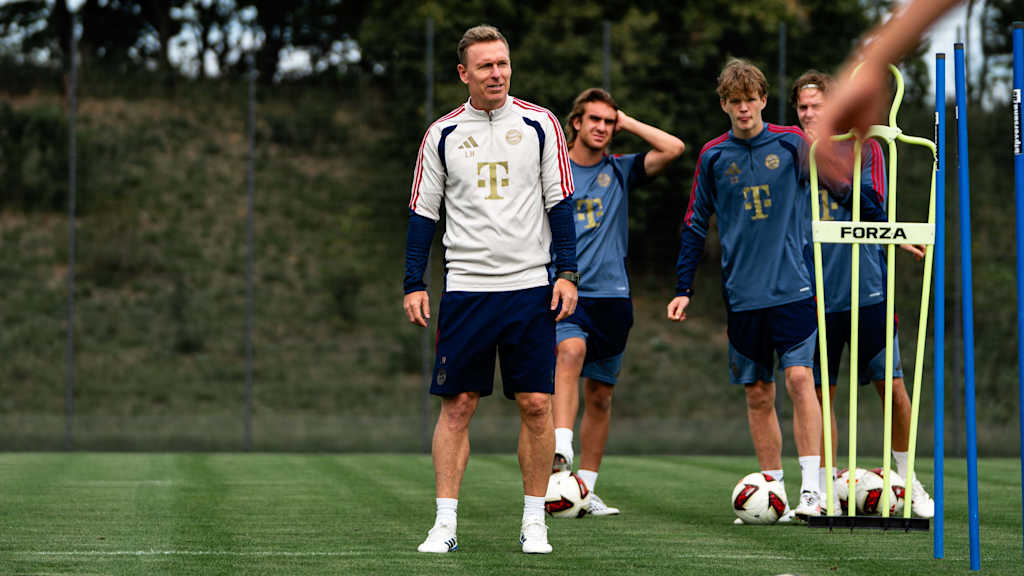 U19-Cheftrainer Leo Haas im Training.