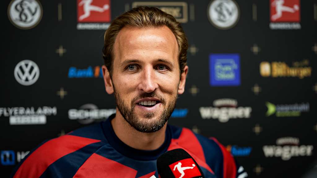 Harry Kane im Interview nach dem Bundesligaspiel des FC Bayern bei der SV Elversberg