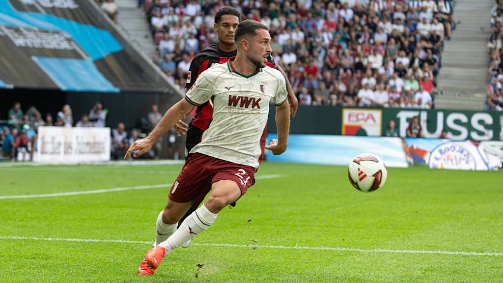 Arijon Ibrahimovic im Laufduell mit Quansah.