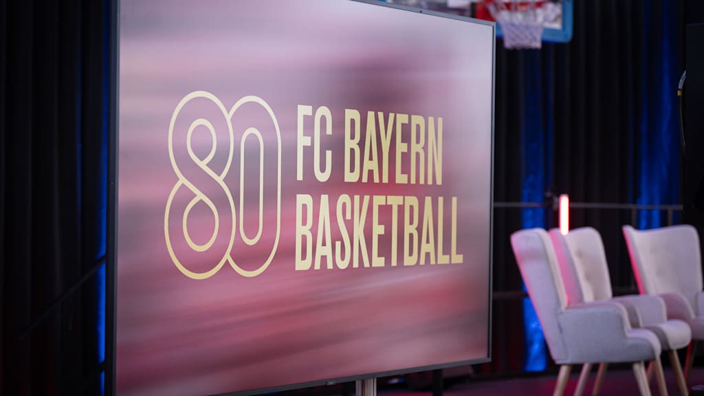 80 Jahre FC Bayern Basketball auf einem Bildschirm
