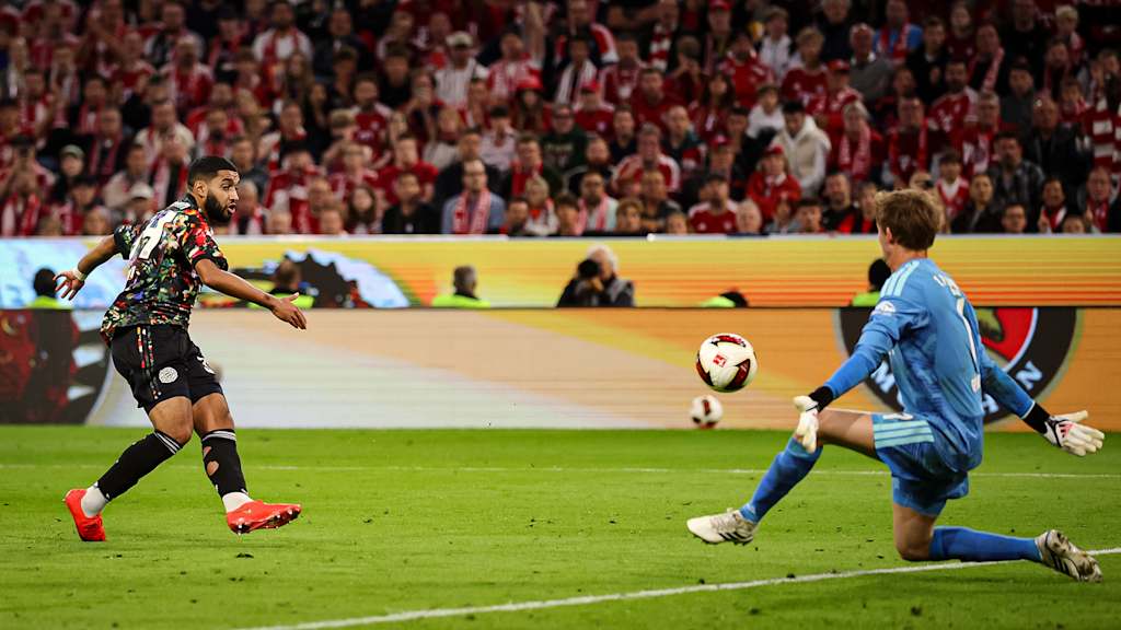 Ismael Saibari trifft während des Bundesligaspiels zwischen dem FC Bayern und Union Berlin