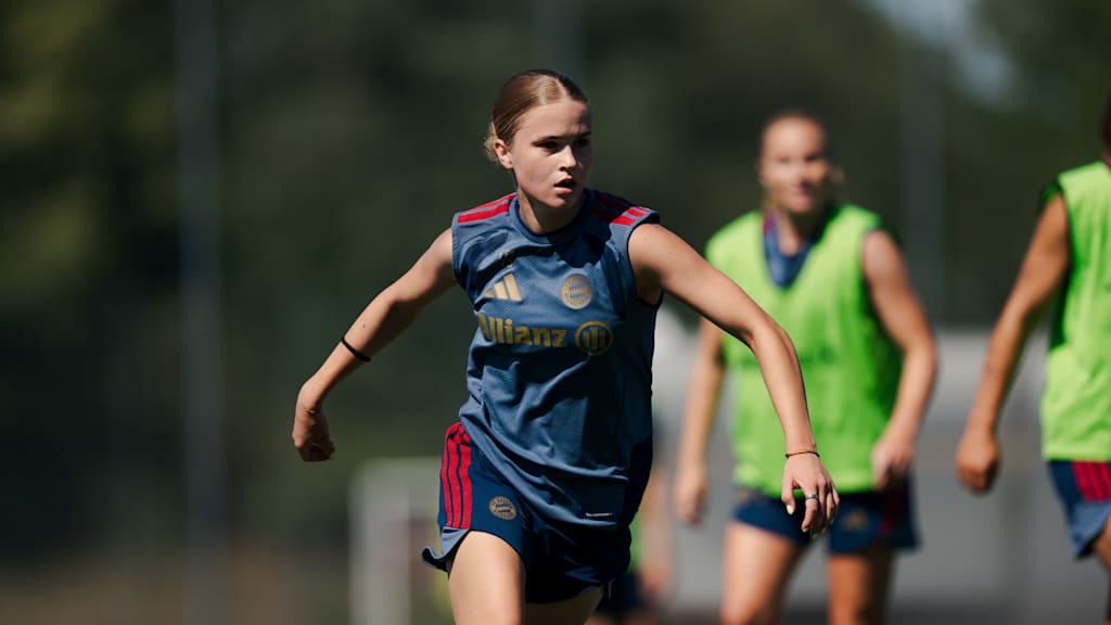 Sophie Proost während einer Einheit am FC Bayern Campus.