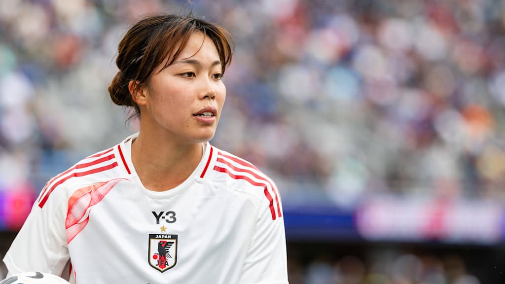 Momoko Tanikawa im Japan-Trikot.