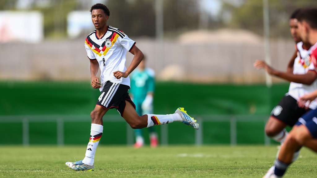 Cassiano Kiala mit der deutschen U19 auf Lehrgang.