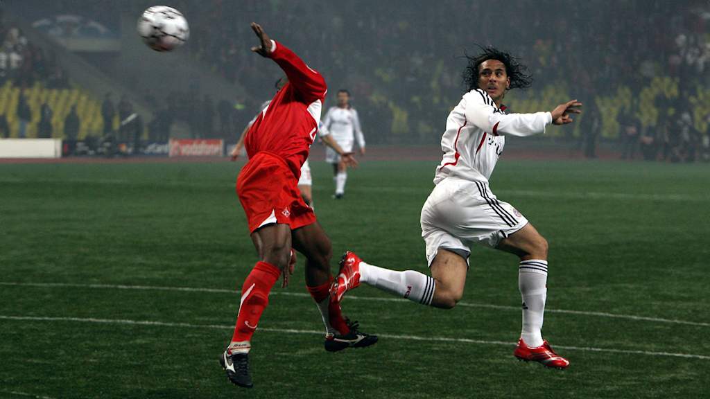Claudio Pizarro köpft das 1:1 bei Spartak Moskau 2006