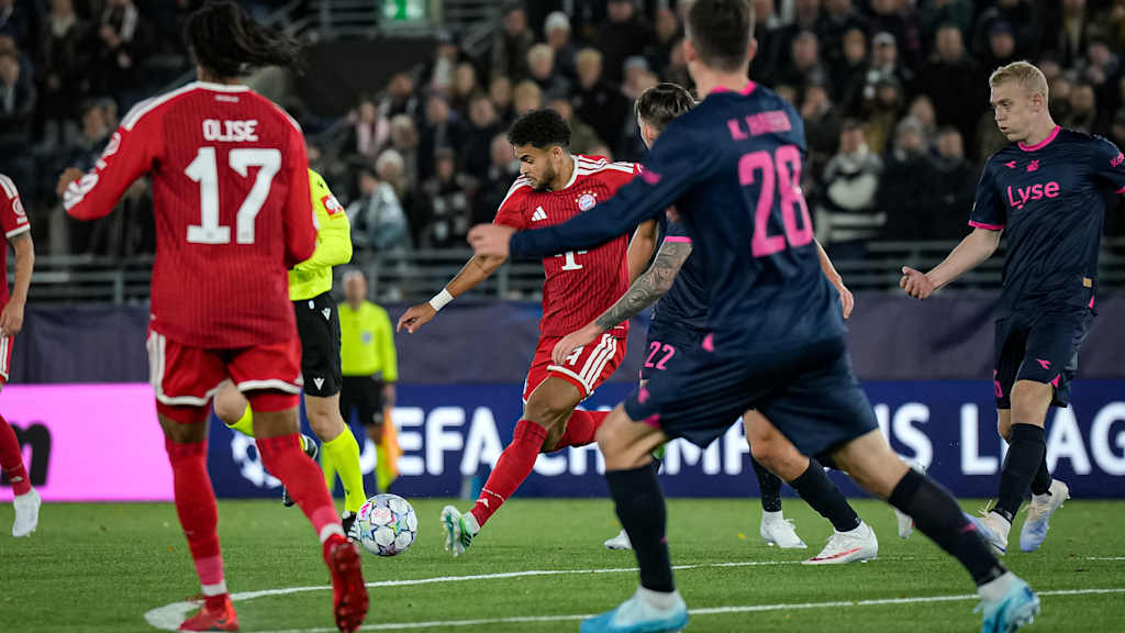 Luis Díaz beim Torschuss während des Auswärtsspiels des FC Bayern in der Champions League bei Viking Stavanger