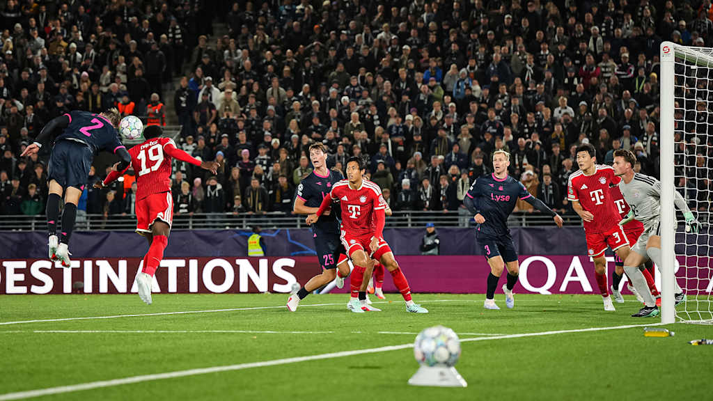 Herman Haugen trifft zum Endstand während des Auswärtsspiels des FC Bayern in der Champions League bei Viking Stavanger