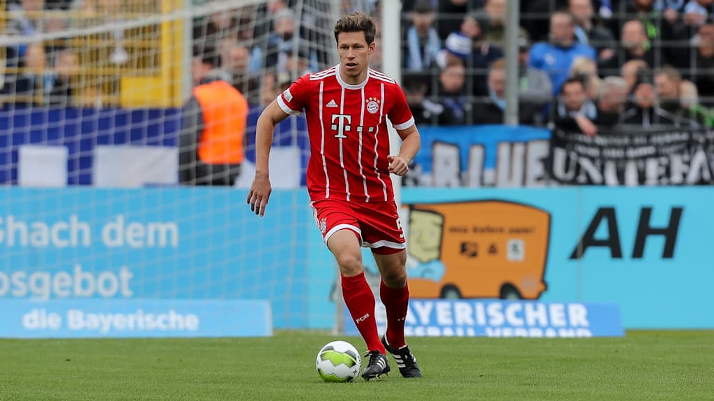 Der Spieler ist am Ball.