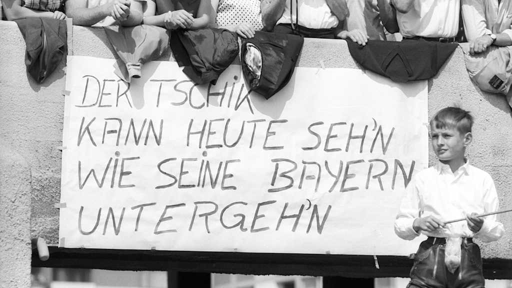 Gespottet wurde immer bei Münchner Derbys. Zur Bundesliga-Premiere 1965 behielt die Löwen-Fans leider recht.