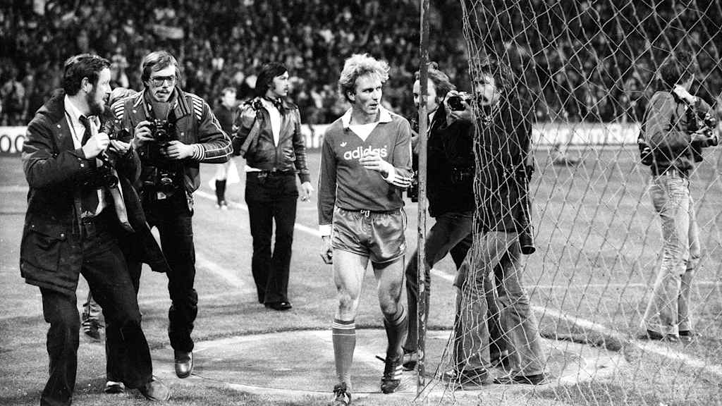Mit der Gesamtsituation unzufrieden: Kalle Rummenigge 1977 nach seiner legendären Hofeditz-Watschn.