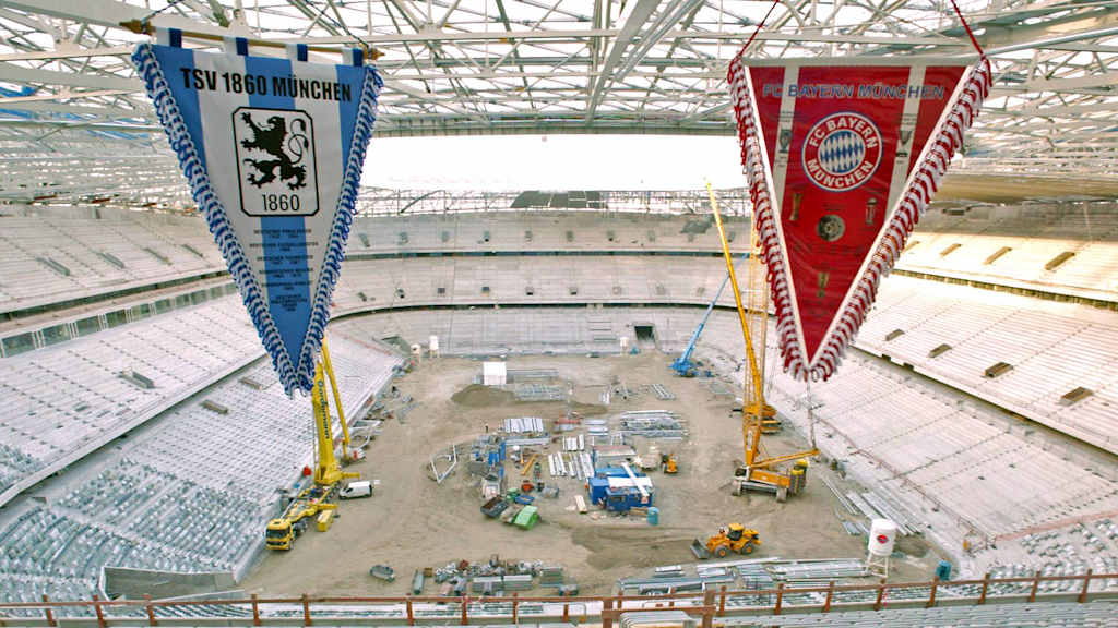 Mieten, kaufen, wohnen: Aus der Münchner Fußball-WG von 2004 wird das rote Wohnzimmer.