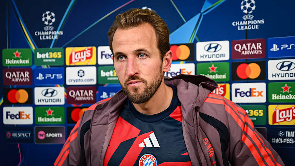 Harry Kane beim Interview nach dem Champions League-Heimspiel des FC Bayern gegen den FC Arsenal