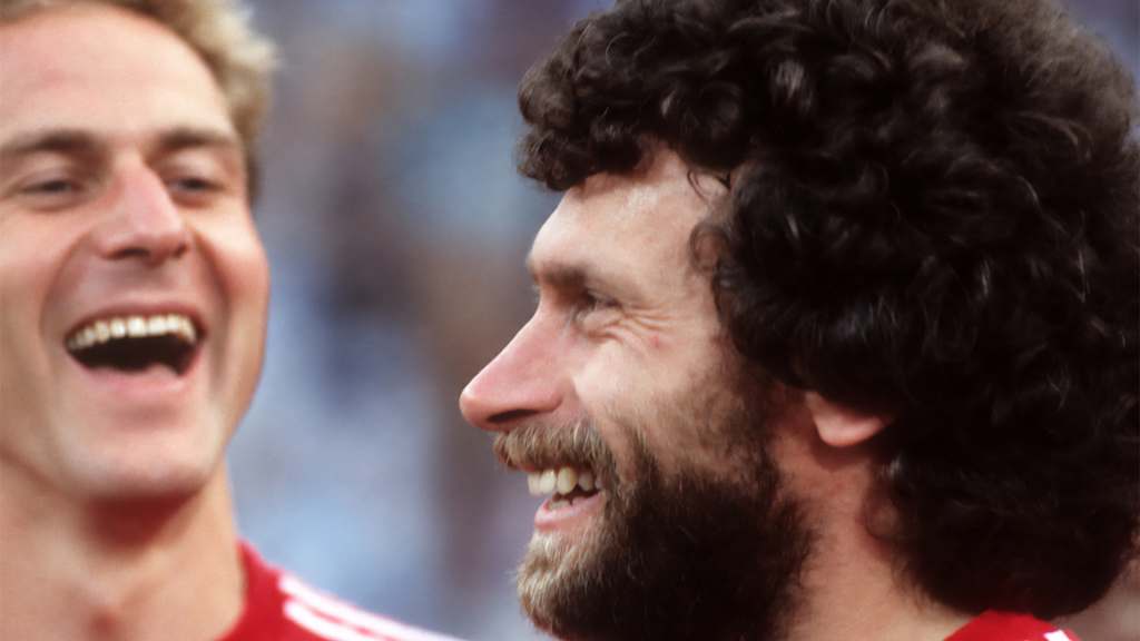 Breitnigge: Europas beste Fußballer 1981 auf einem Bild.