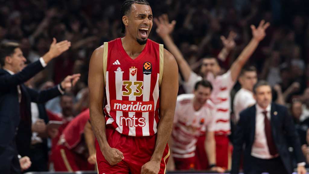 Jordan Nwora Celebrates