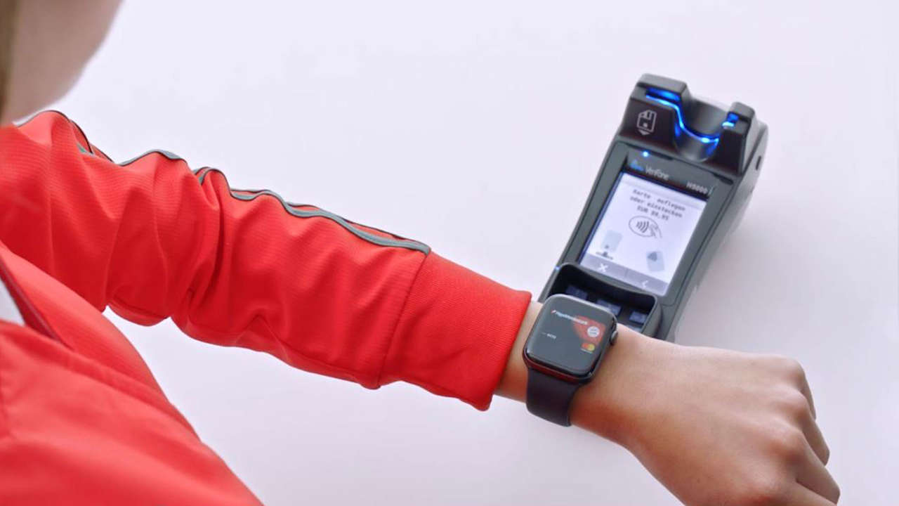 181218_apple_pay_watch_fcb