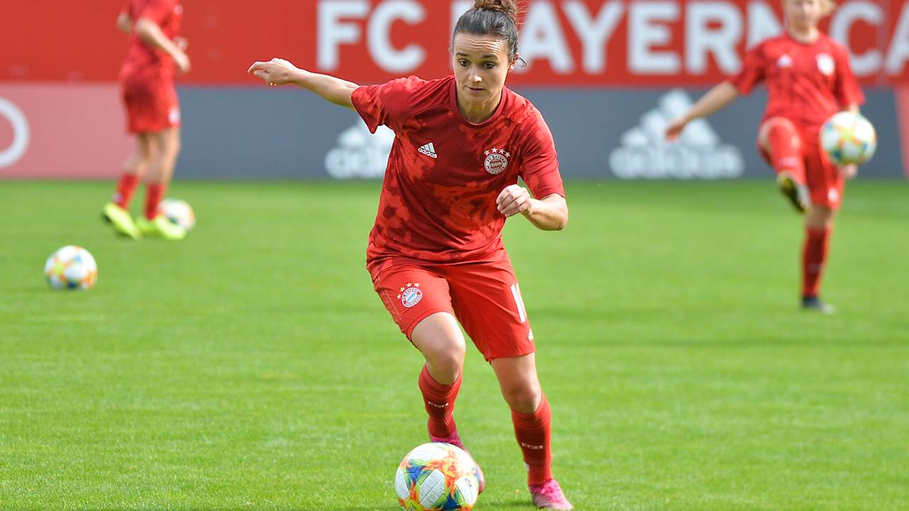 magull_fcb_191025