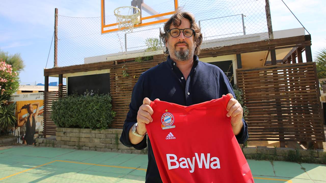 trinchieri_fcbb-jersey_basket_3000x2000px_cfcbb
