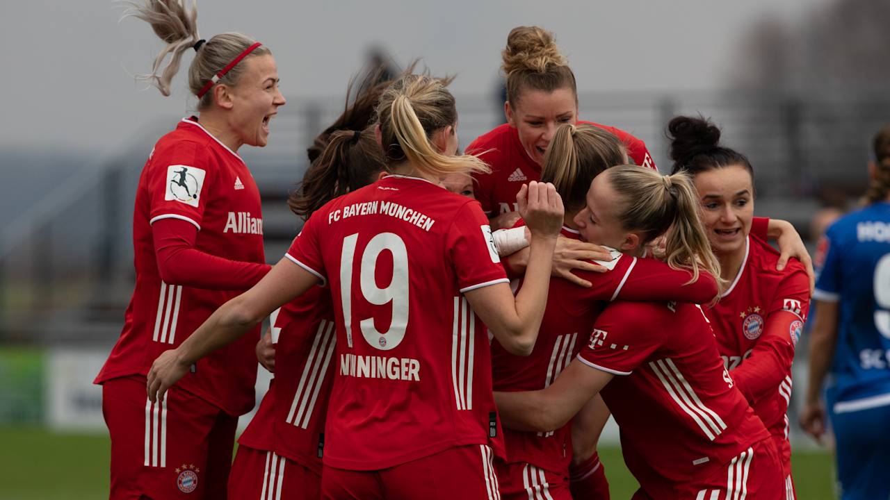 201221_Frauen_Sand_FCB